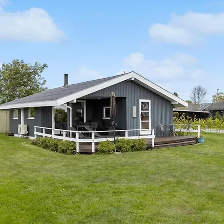 2 Bedroom Lovely In Ferienhaus *