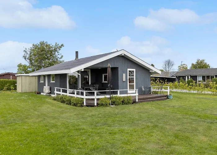 2 Bedroom Lovely In Feriehus *